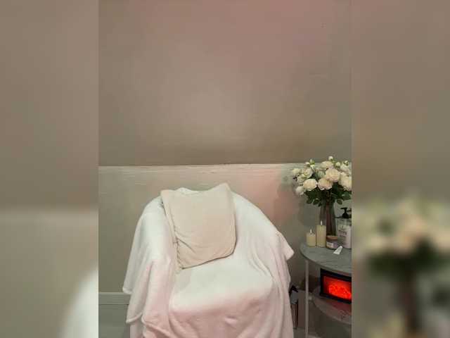 HollyPolly111's BongaCams show and profile