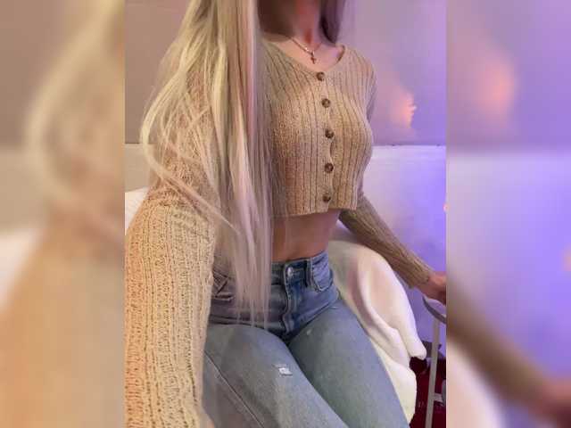 HollyPolly111's BongaCams show and profile