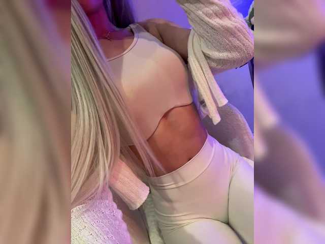 HollyPolly111 on BongaCams