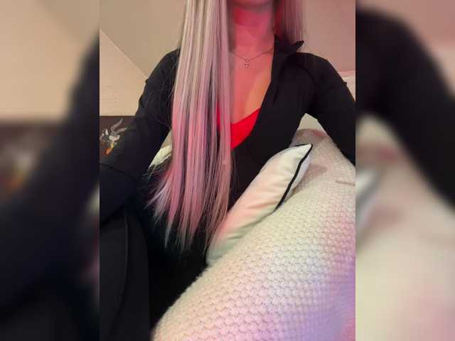 HollyPolly111's BongaCams show and profile