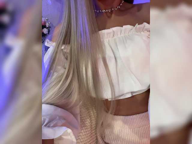 HollyPolly111's BongaCams show and profile