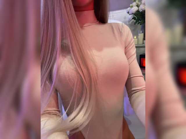 HollyPolly111's BongaCams show and profile