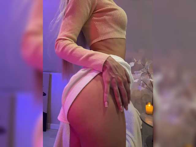 HollyPolly111's BongaCams show and profile