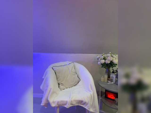 HollyPolly111's BongaCams show and profile