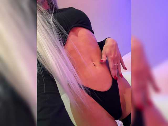 HollyPolly111's BongaCams show and profile