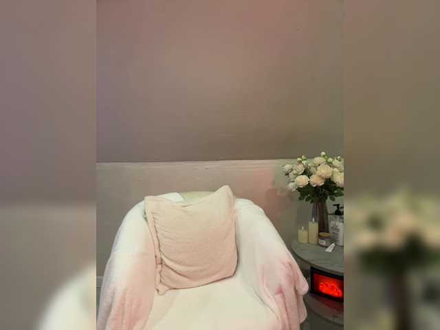 HollyPolly111's BongaCams show and profile