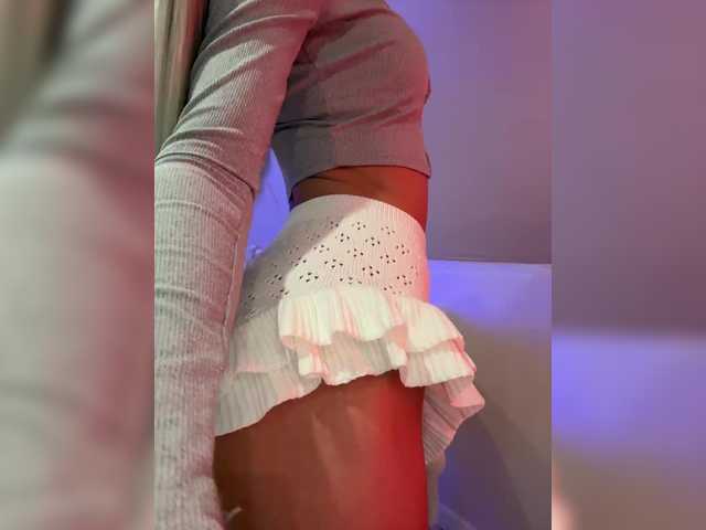 HollyPolly111's BongaCams show and profile