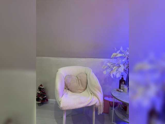 HollyPolly111's BongaCams show and profile