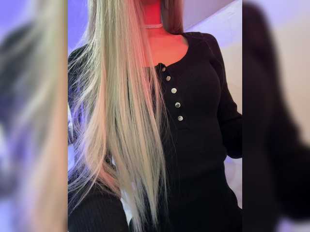 HollyPolly111's BongaCams show and profile