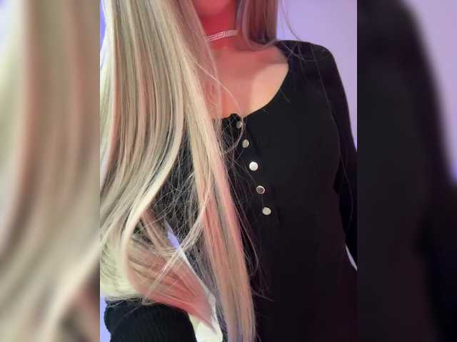 HollyPolly111's BongaCams show and profile