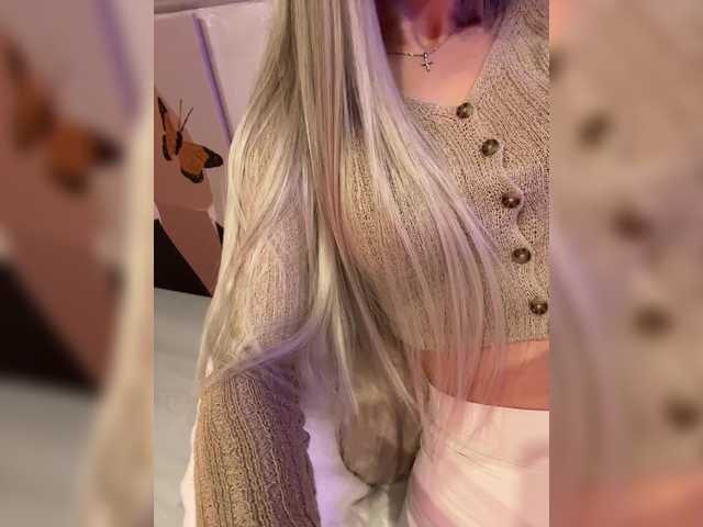 HollyPolly111's BongaCams show and profile