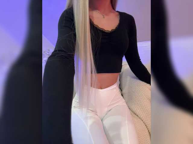 HollyPolly111's BongaCams show and profile