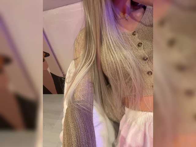 HollyPolly111's BongaCams show and profile