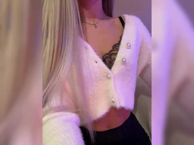 HollyPolly111's BongaCams show and profile