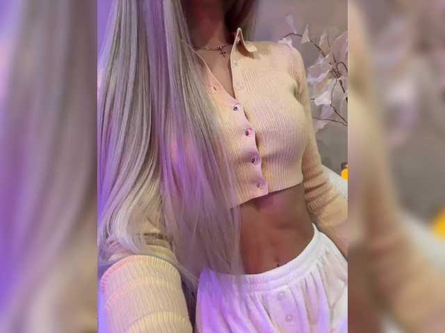 HollyPolly111's BongaCams show and profile