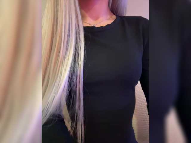 HollyPolly111's BongaCams show and profile