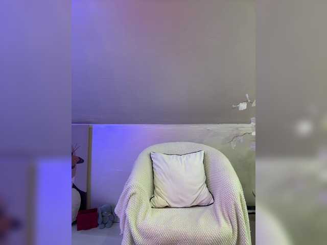 HollyPolly111's BongaCams show and profile