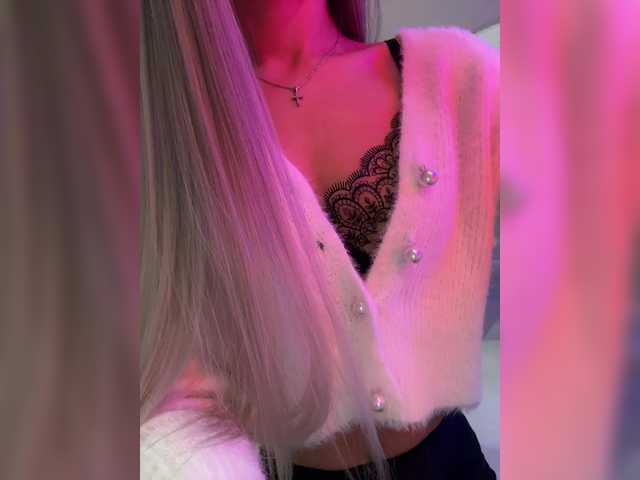 HollyPolly111's BongaCams show and profile