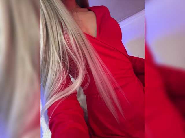 HollyPolly111's BongaCams show and profile