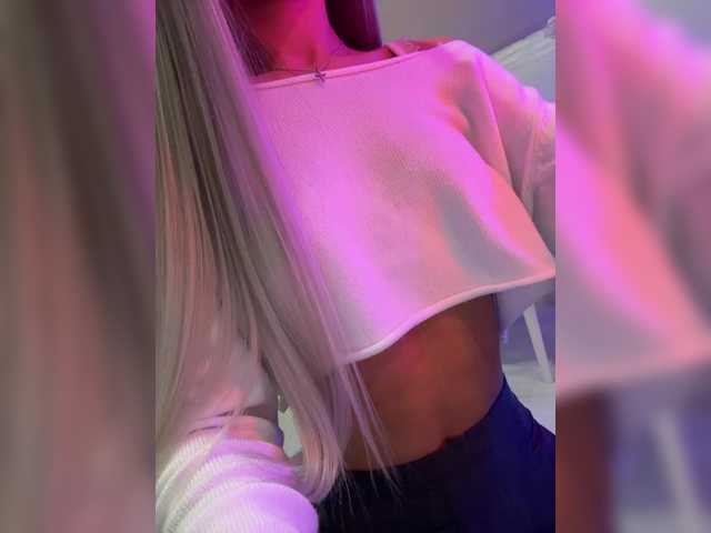 HollyPolly111's BongaCams show and profile