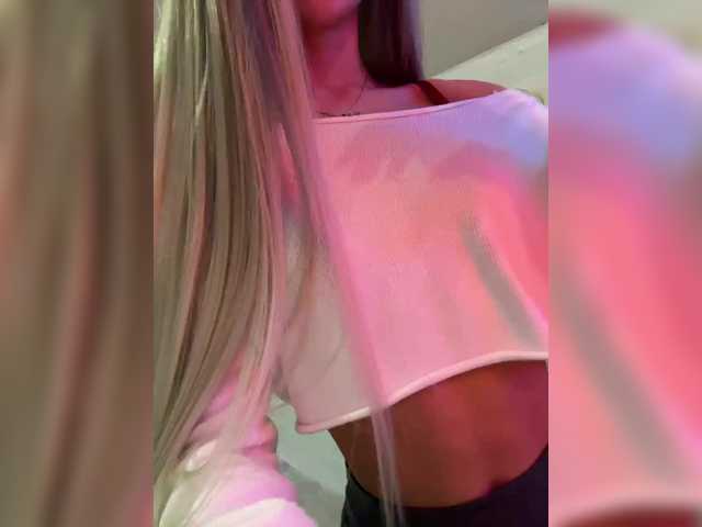 HollyPolly111's BongaCams show and profile