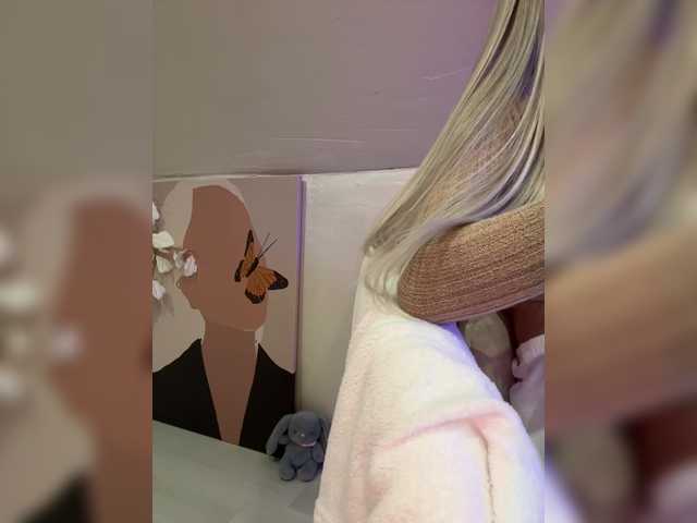 HollyPolly111's BongaCams show and profile