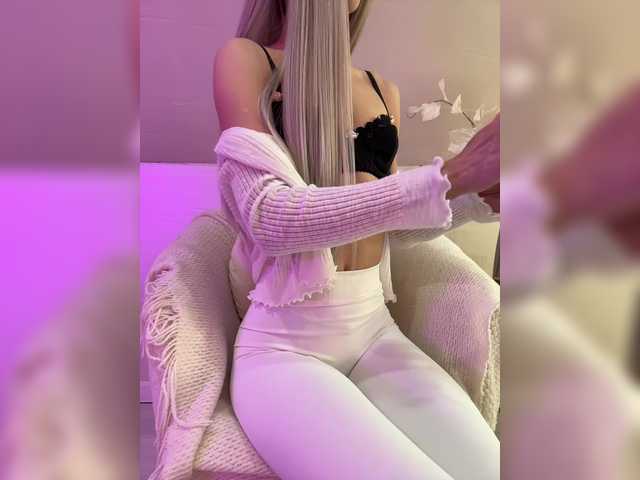 HollyPolly111's BongaCams show and profile