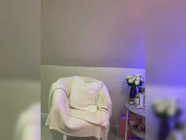 Watch HollyPolly111, she wants to masturbate for you HollyPolly111 from BongaCams