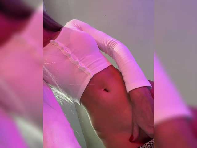 Sex chat gratuit in direct cu HollyPolly111 pe BongaCams