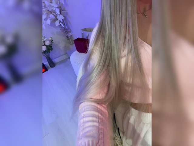 HollyPolly111's BongaCams show and profile