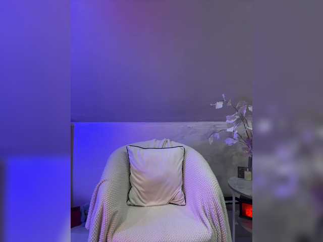 HollyPolly111's BongaCams show and profile