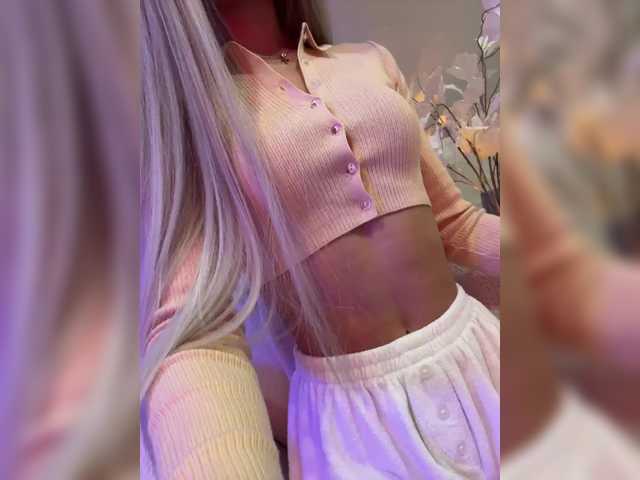 HollyPolly111's BongaCams show and profile