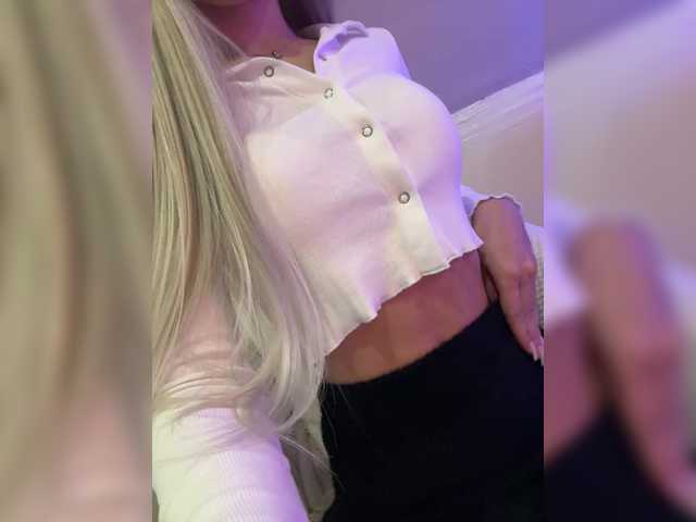 HollyPolly111 from BongaCams is Freechat