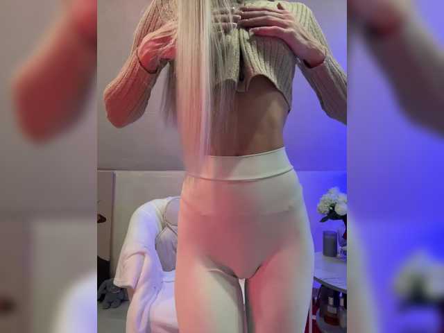 HollyPolly111's BongaCams show and profile