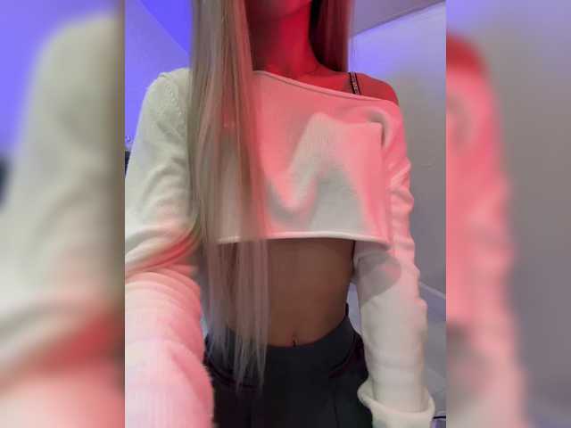 HollyPolly111's BongaCams show and profile