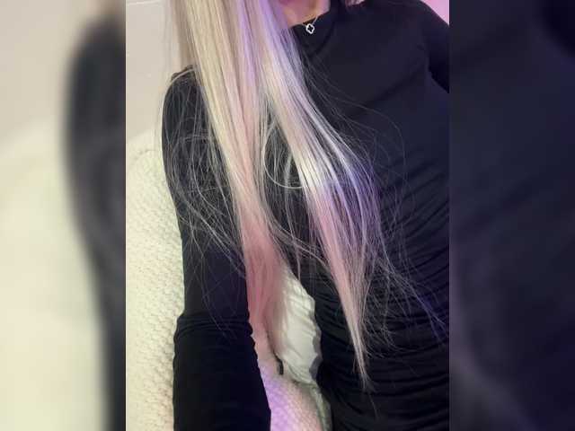 HollyPolly111's BongaCams show and profile