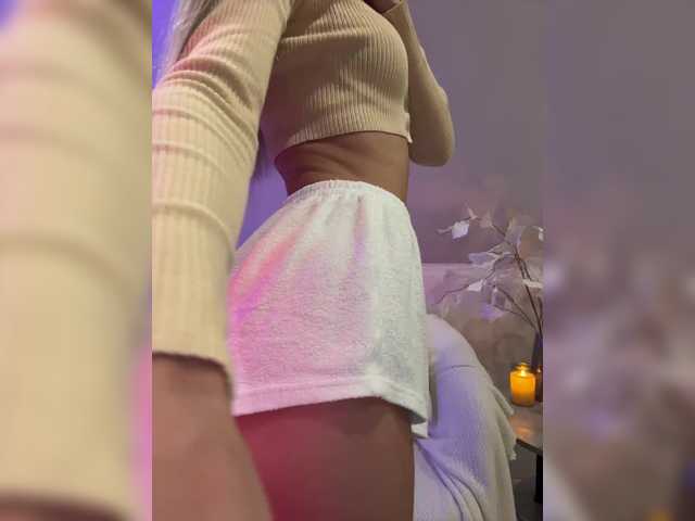 HollyPolly111's BongaCams show and profile