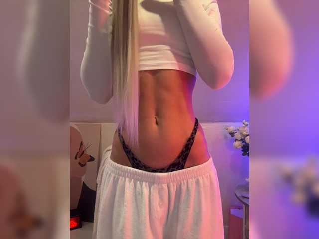 HollyPolly111's BongaCams show and profile