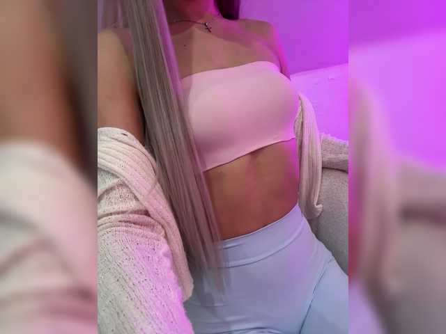 HollyPolly111 on BongaCams 
