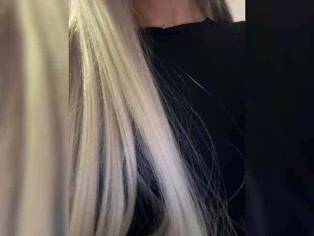 HollyPolly111's BongaCams show and profile