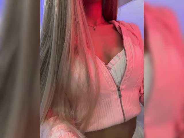 HollyPolly111's BongaCams show and profile