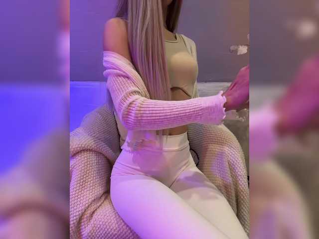 HollyPolly111's BongaCams show and profile