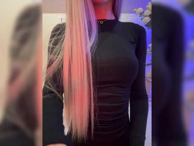 HollyPolly111's BongaCams show and profile