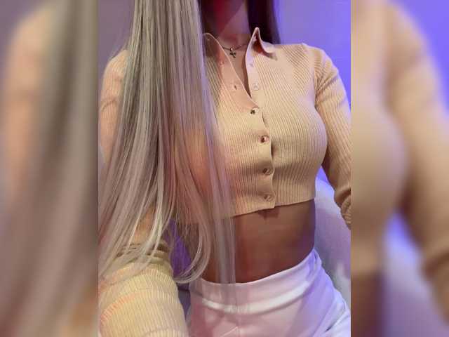 HollyPolly111's BongaCams show and profile