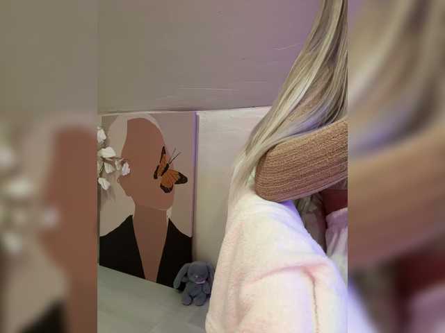 HollyPolly111's BongaCams show and profile