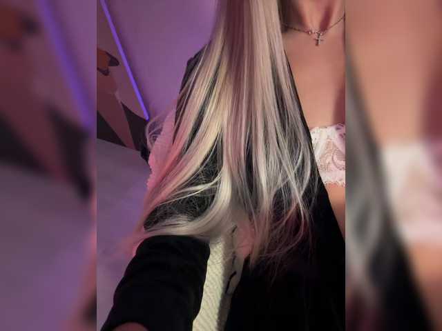 HollyPolly111's BongaCams show and profile