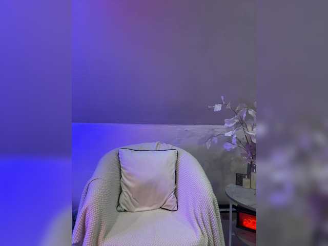 HollyPolly111 live cam profile