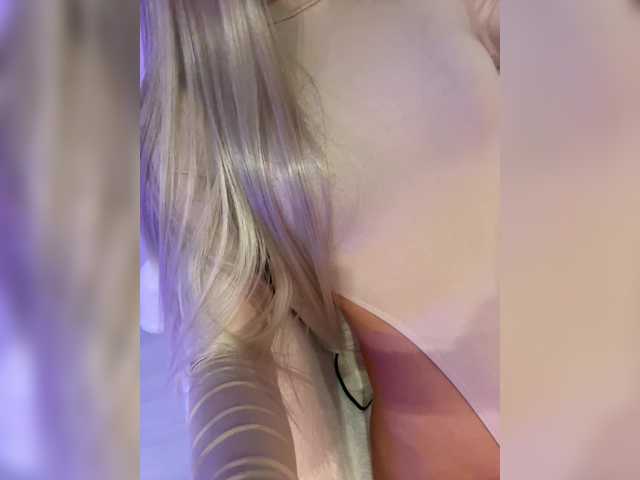 HollyPolly111's BongaCams show and profile