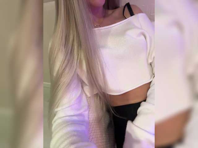 HollyPolly111's BongaCams show and profile