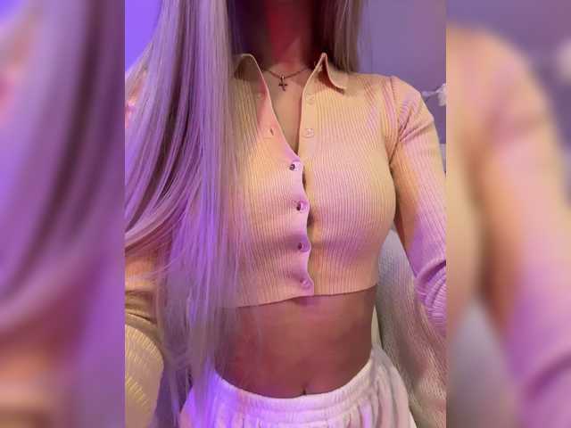 HollyPolly111's BongaCams show and profile